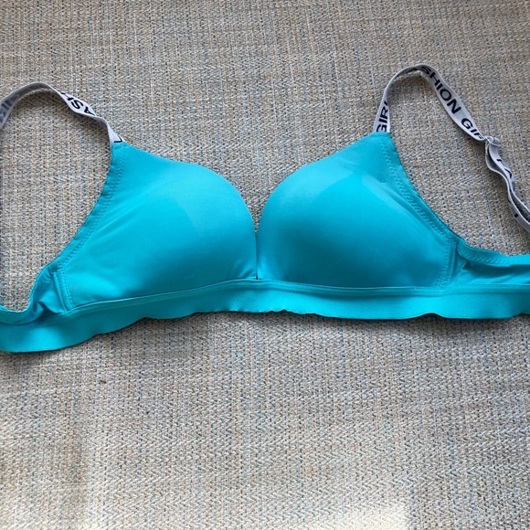 Women’s bra - Picture 1 of 3